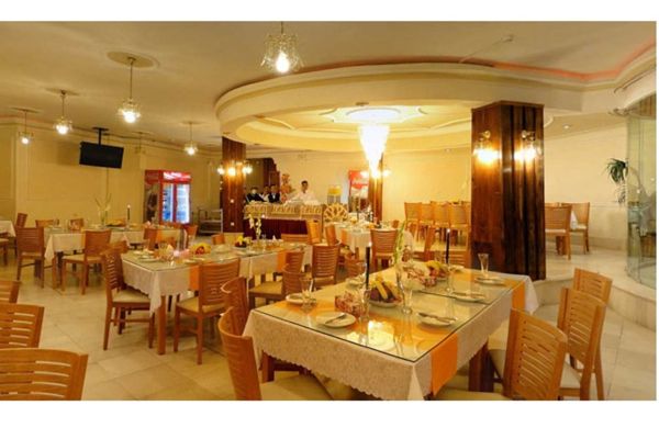 Piroozy Hotel (Isfahan)